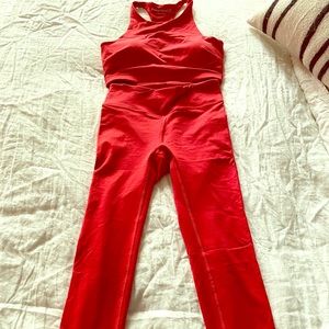 Outdoor voices set (crop top and 7/8 pants)